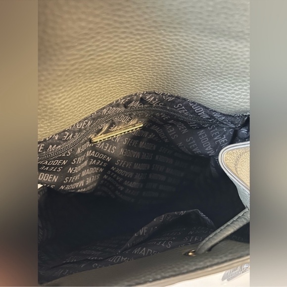 BIN046.9 NWT Steve Madden Olive Green Backpack - Picture 2 of 5